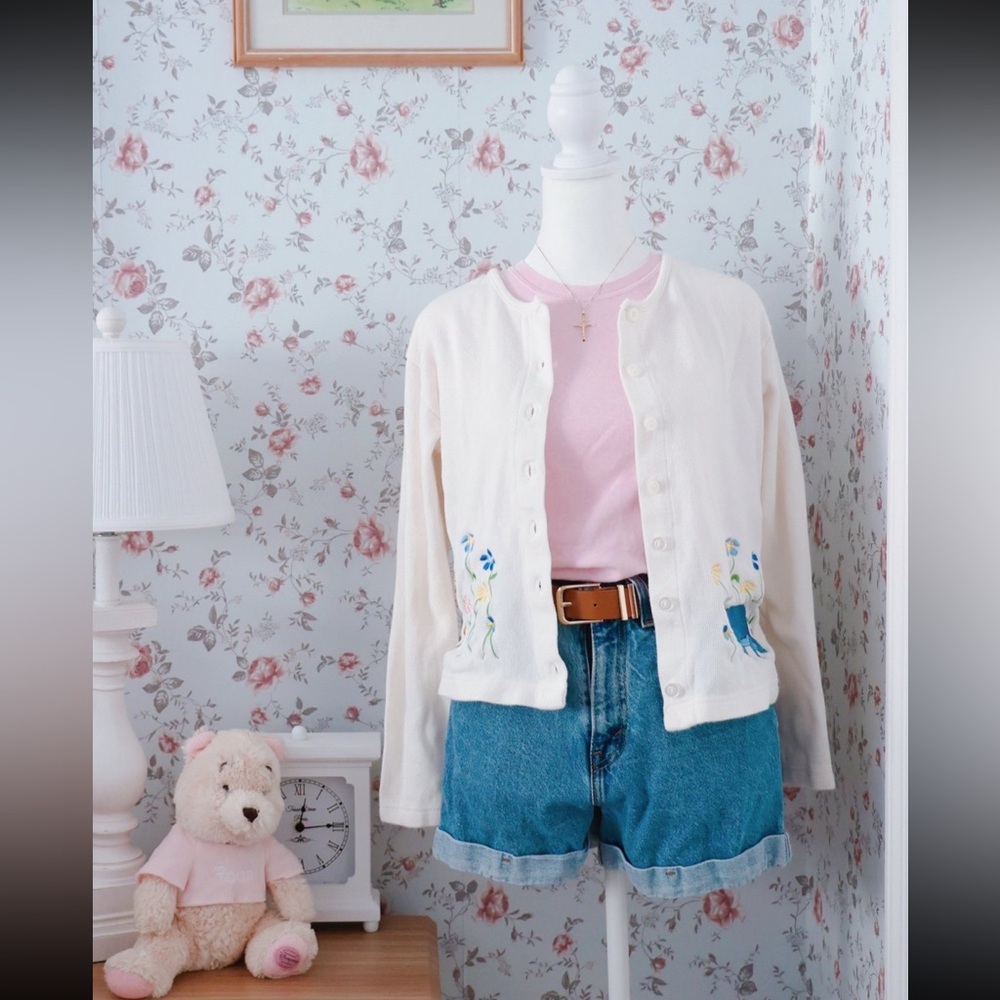 Vintage Winnie the Pooh Easter Cardigan sweater